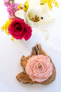 Bougie décorative florale artisanale Romy – Rose poudrée