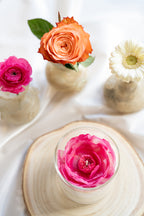 Bougie florale artisanale Joséphine faite main en cire naturelle – Fushia